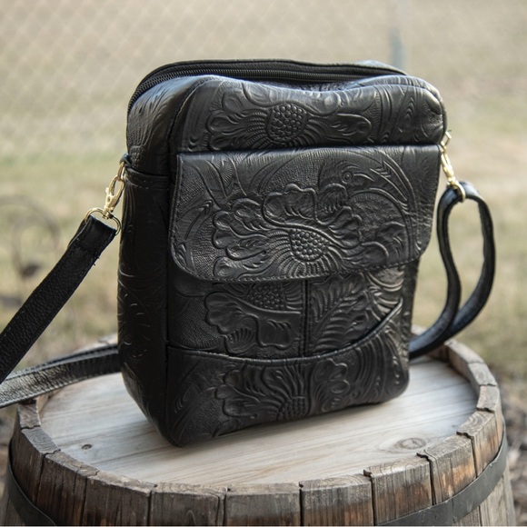 Handmadee genuine leather crossbody bag - Picture 3 of 16